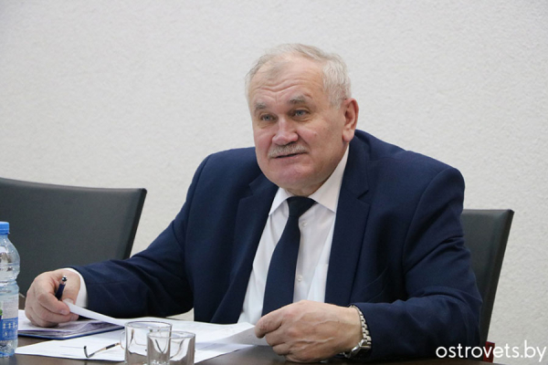 Прием граждан в Островце провел заместитель министра энергетики Михаил Михадюк