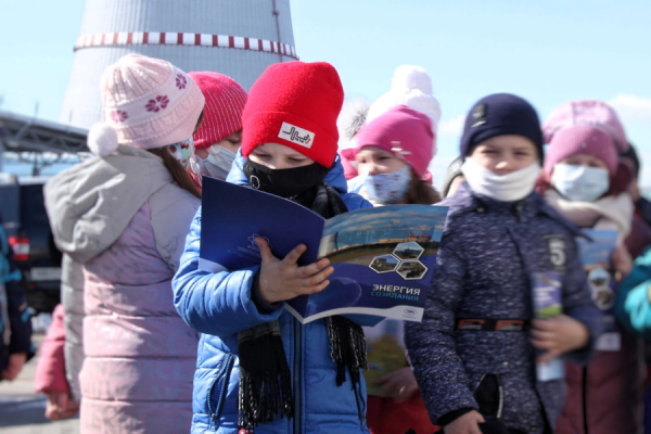 Students from Ostrovets district schools visit a new NPP Information Center