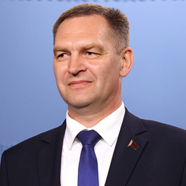 Алексей Ляхнович. Для комфорта автомобилистов. Сколько дорог и мостов обновят в Беларуси в ближайшие годы