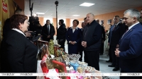 Полесские конфетки, ставка на регионы и "космический корабль" в поле. Итоги недели Президента