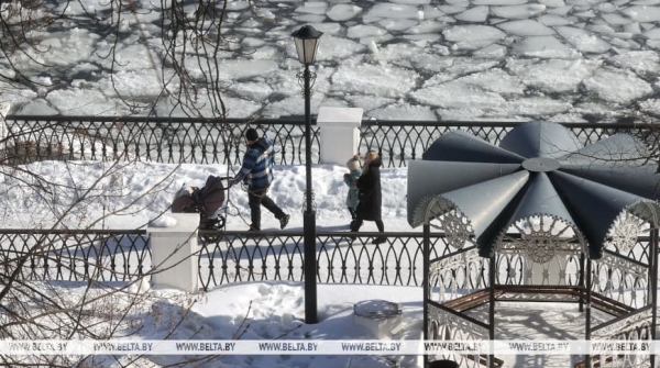 Добытчик и хранительница очага. Как белорусы видят гендерные роли в семье, рассказала социолог