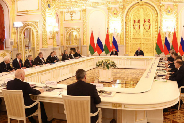 Общая безопасность, углубление кооперации и ядерный «радикализм». Подробности заявлений Лукашенко в Кремле
