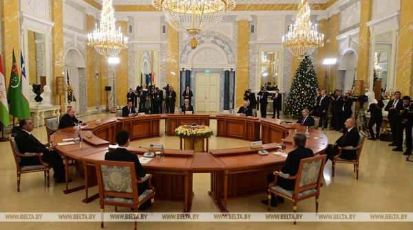 Лукашенко принял участие в неформальной встрече лидеров стран СНГ