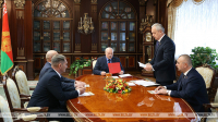 Лукашенко обозначил задачи и отметил уникальность кадровых решений по министрам ЖКХ и Минтранса